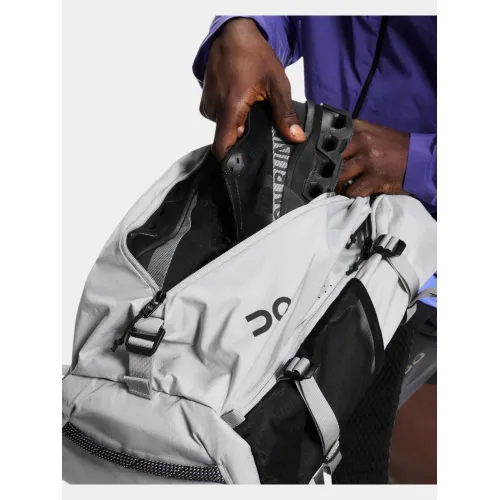 ON Speed Pack 30L Táska Hátizsák Glacier-Black