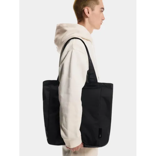 ON Tote Pack 25L Táska Hátizsák Black